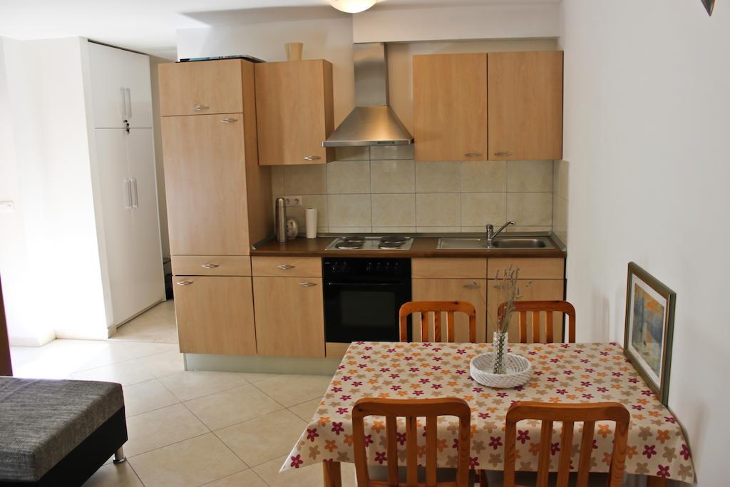 Apartment Leona Split Room photo